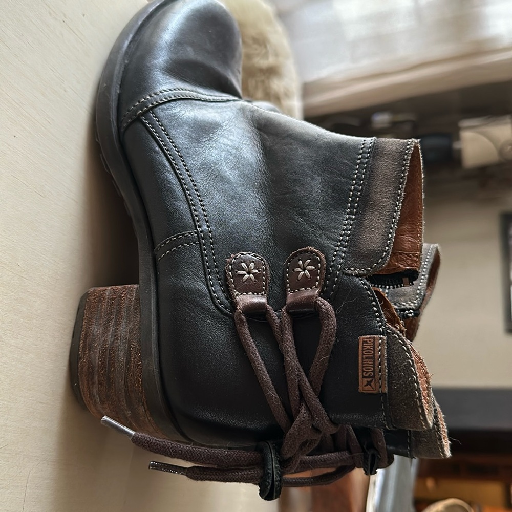 Pikolinos Women's Le Mans Black Leather Ankle Boots Size EU 38 71/2-8 US.  New.